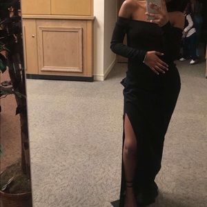 Off the Shoulder Maxi-Dress